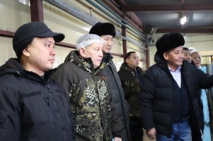 Руководители отрасли в ходе выездной работы ознакомились  с работой предприятий Агрохолдинга Туймаада